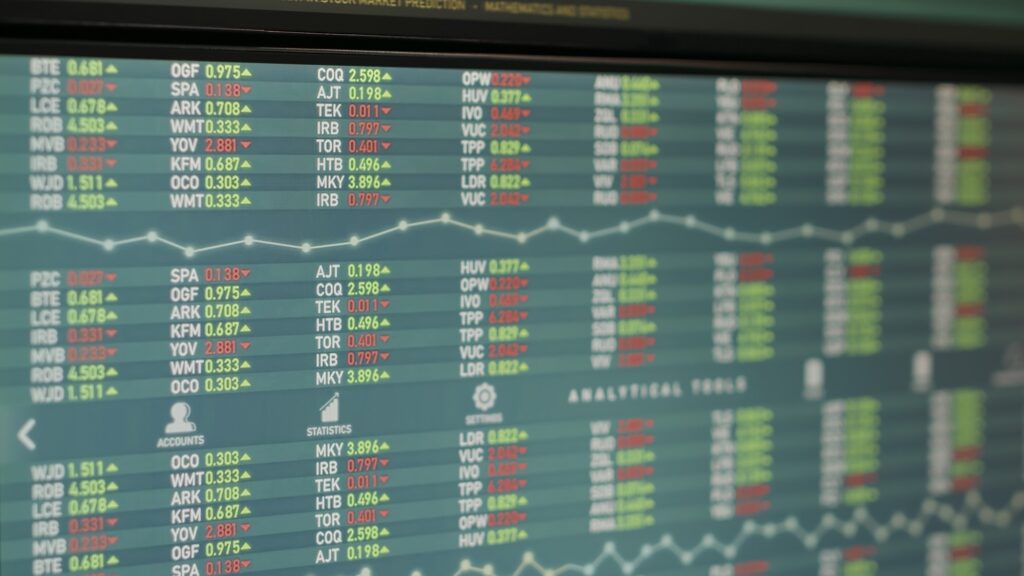 Real time stock sales statistics with global prop firm vs hedge fund on monitor